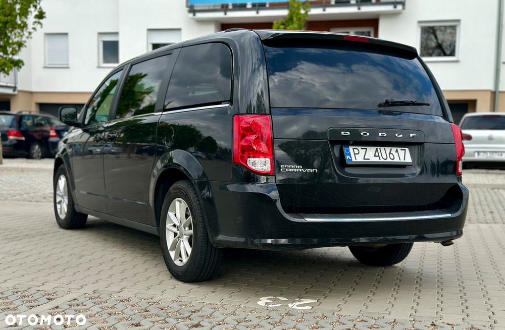 Dodge Grand Caravan - 5