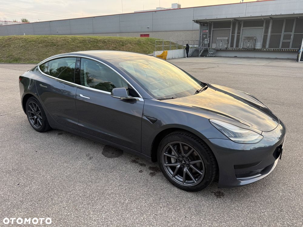 Tesla Model 3 Standard Range Plus - 5