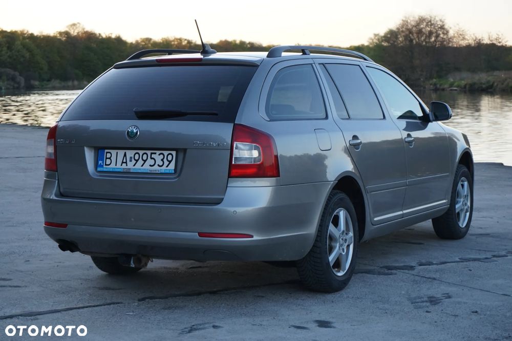 Skoda Octavia 1.6 TDI DPF 4x4 Ambition - 11