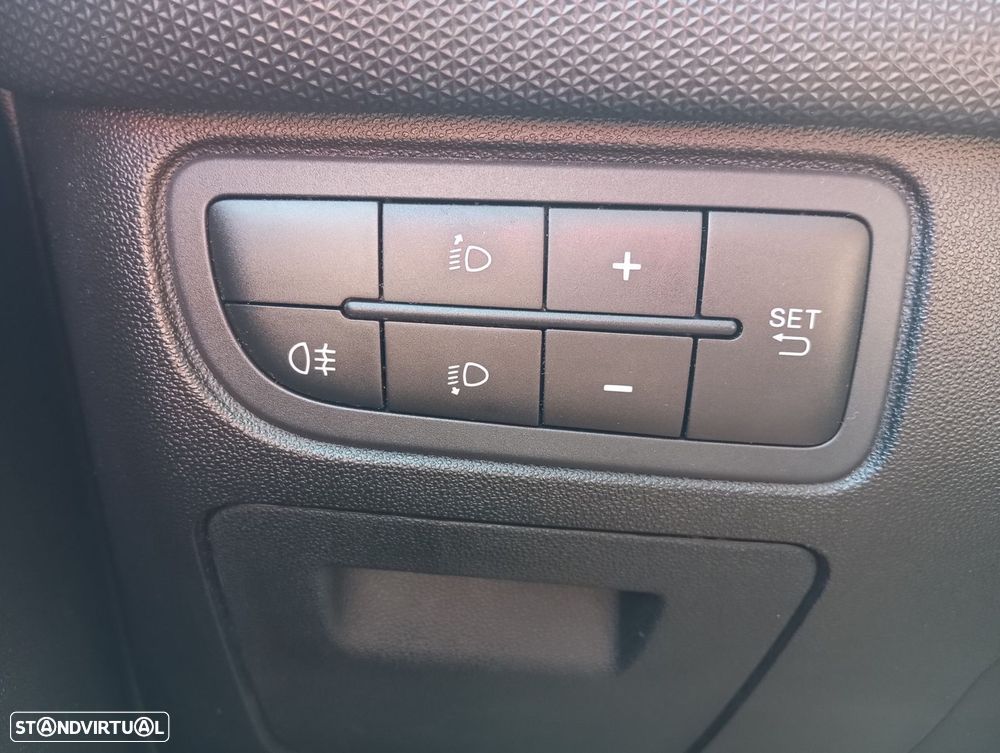 Fiat Punto 1.2 Lounge S&S - 11
