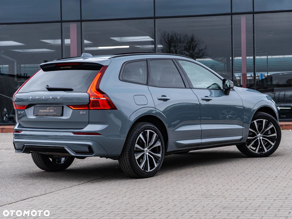 Volvo XC 60 B4 D Plus Dark - 12