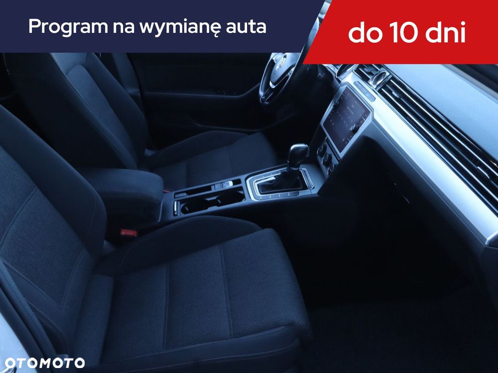 Volkswagen Passat Variant - 11