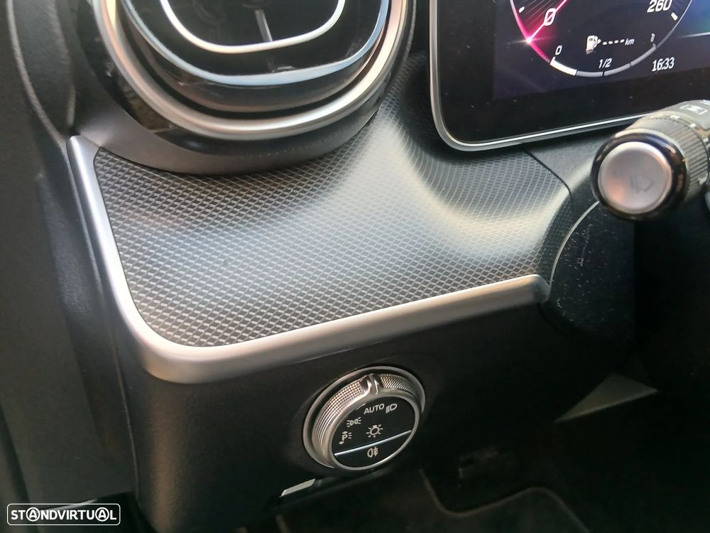 Mercedes-Benz C 300 e T 9G-TRONIC Avantgarde - 30