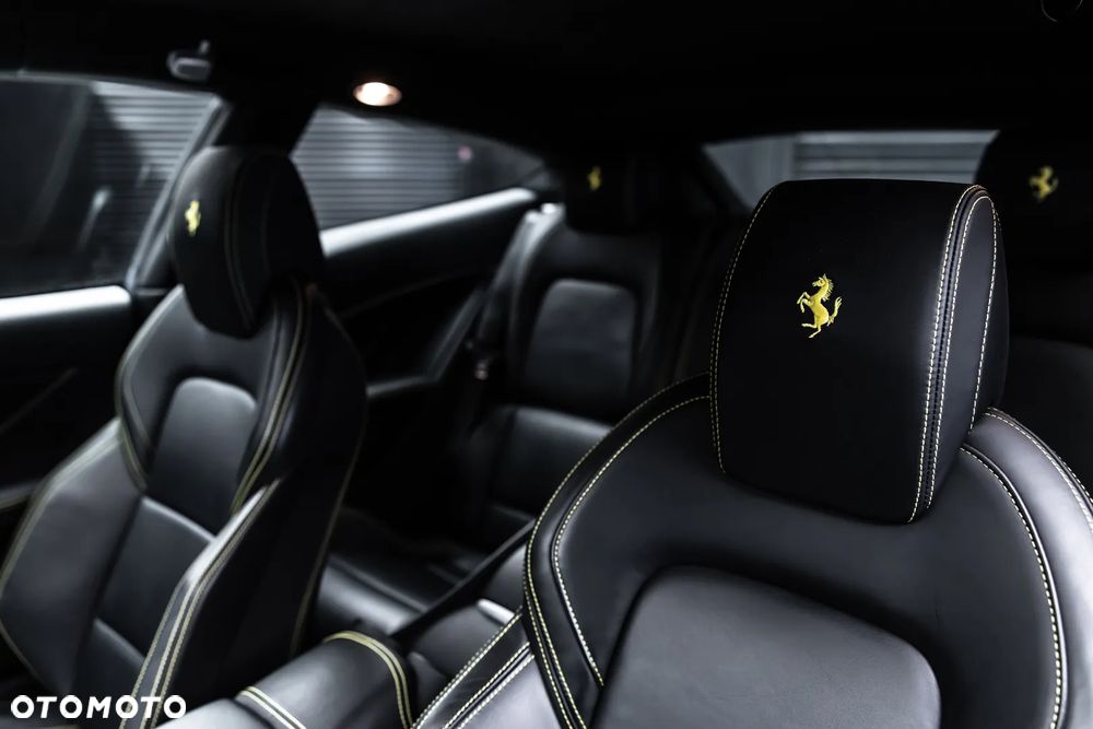 Ferrari FF - 16