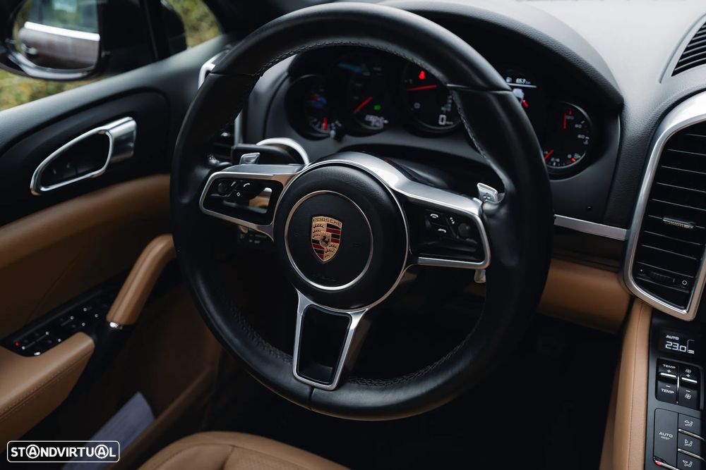 Porsche Cayenne - 37