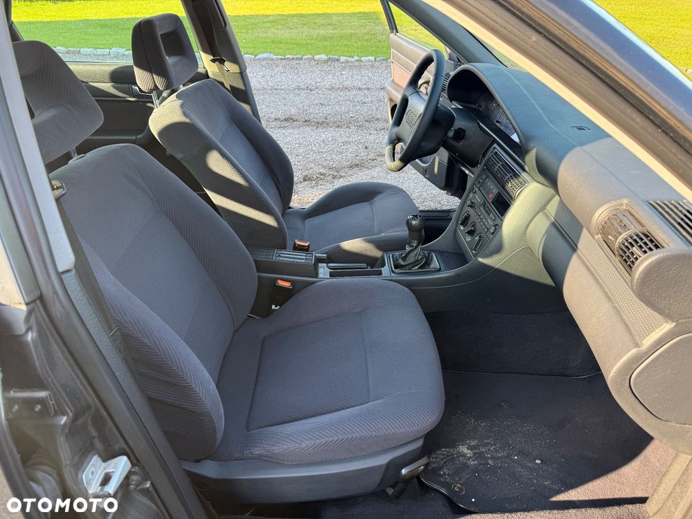 Audi 100 2.0 E - 14