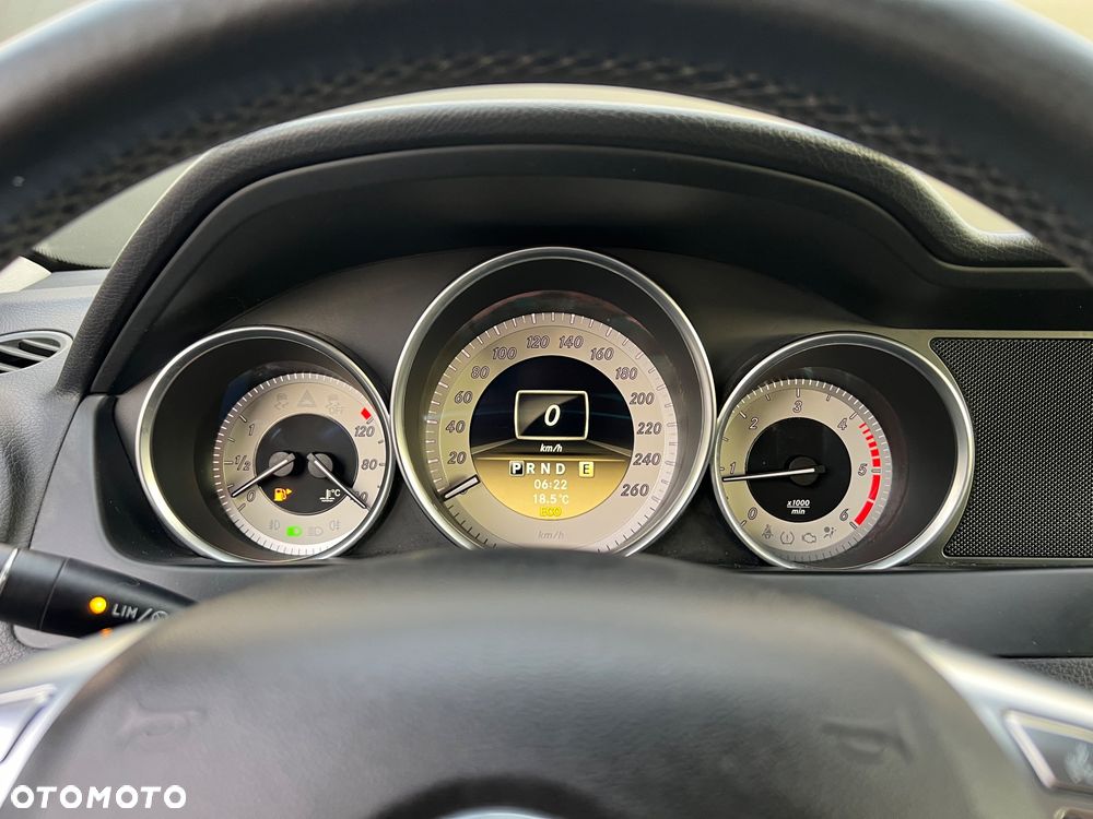 Mercedes-Benz Klasa C 220 CDI DPF Automatik BlueEFFICIENCY Elegance - 25