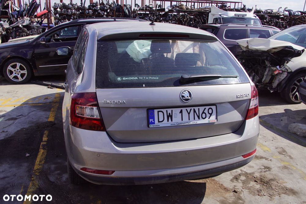 Auto na części - Skoda Rapid Lift 1.0 TSI 110 KM DKRC SEP LF8H 2019R Silnik Skrzynia Drzwi Maska Błotnik Klapa Zderzak Lusterko Klamka Szyba Lampa Deska Kokpit Sterownik Moduł Czujnik Licznik Wyświetlacz Panel Kierownica - 5
