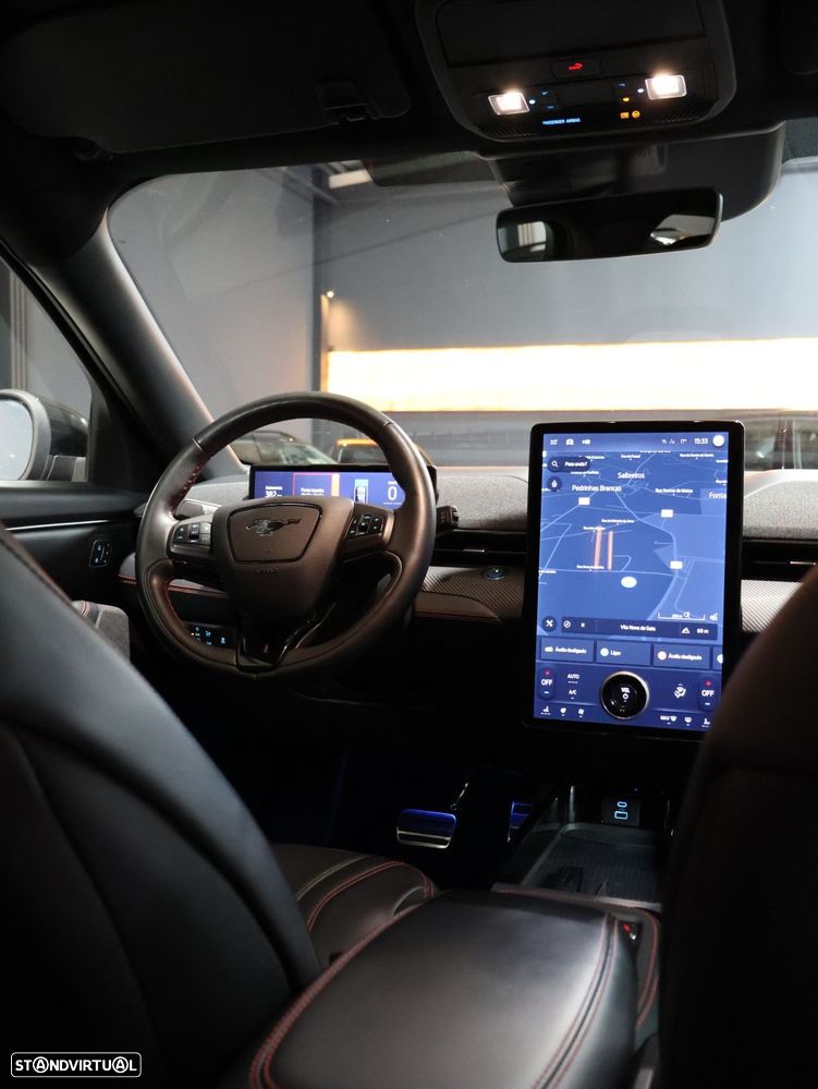 Ford Mustang Mach-E AWD PREMIUM - 25
