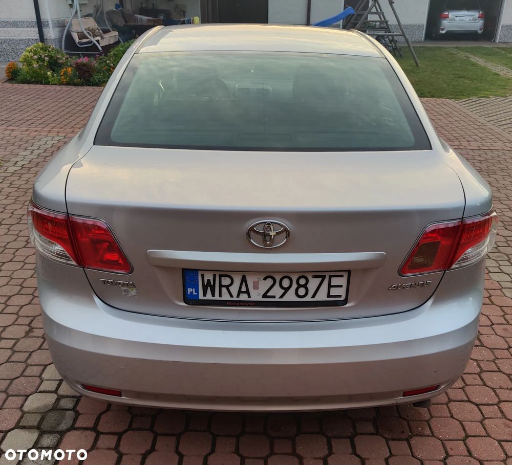 Toyota Avensis 2.0 D-4D 2010 - 6
