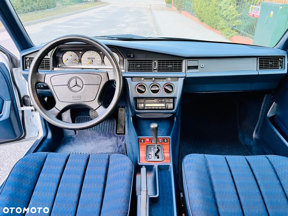 Mercedes-Benz W201 (190) - 11