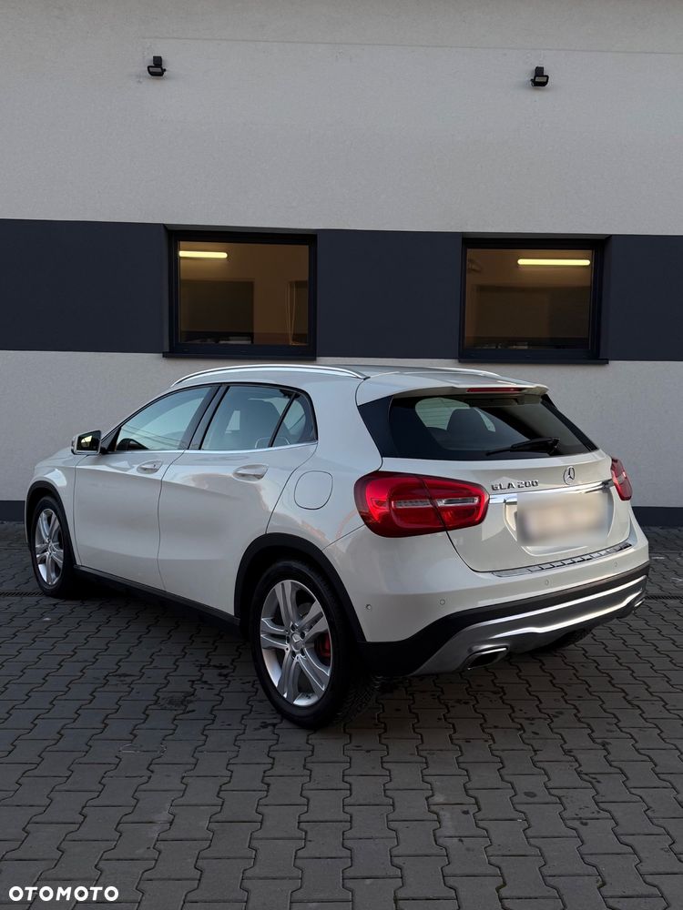 Mercedes-Benz GLA 200 7G-DCT - 2