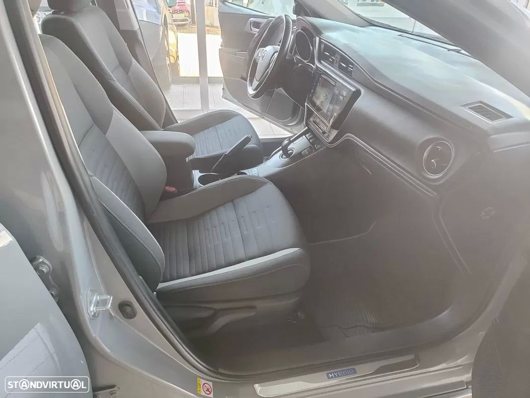 Toyota Auris Touring Sports 1.8 HSD Comfort+P.Sport - 15