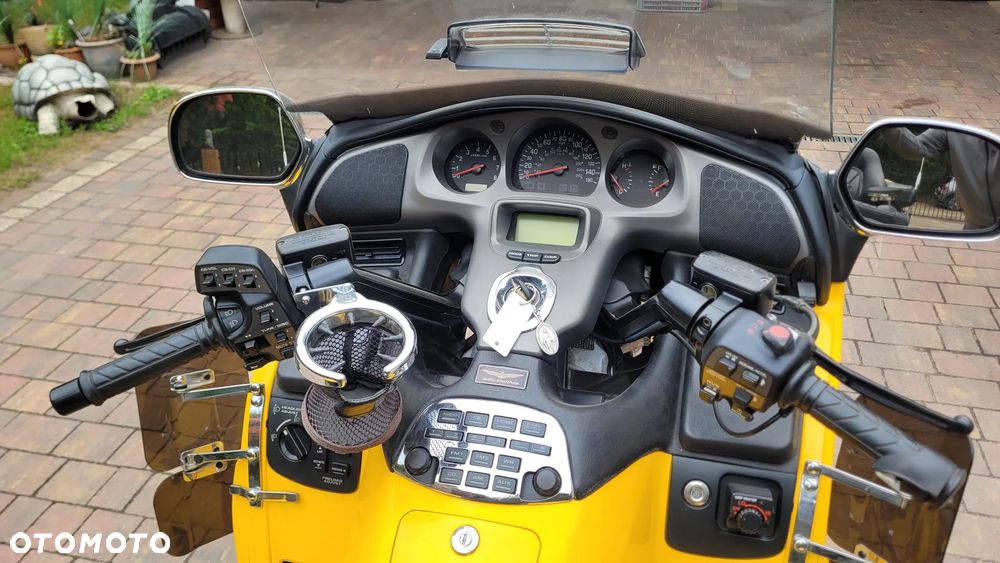 Honda GL - 25