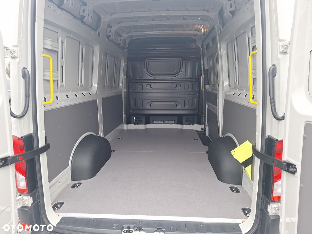 Volkswagen Crafter 35 furgon 140KM 3640 - 16