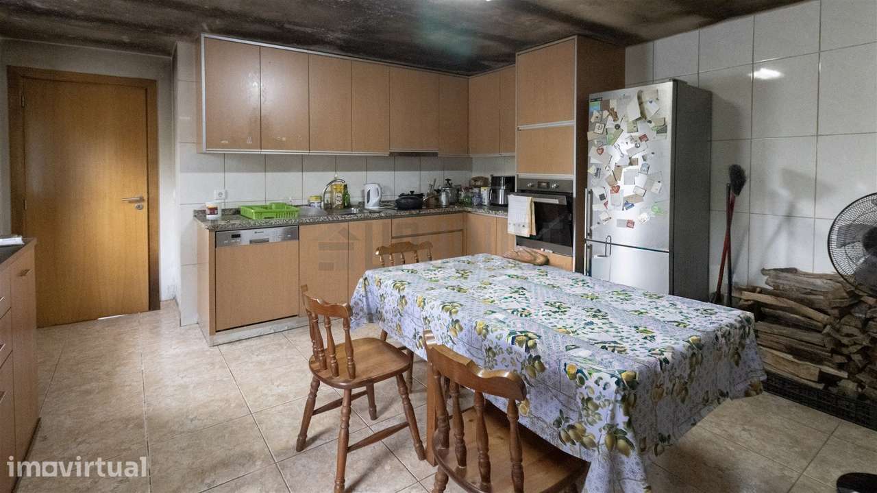 Moradia T3 em Abraveses - O potencial para criar a casa dos seus sonho - Grande imagem: 2/11