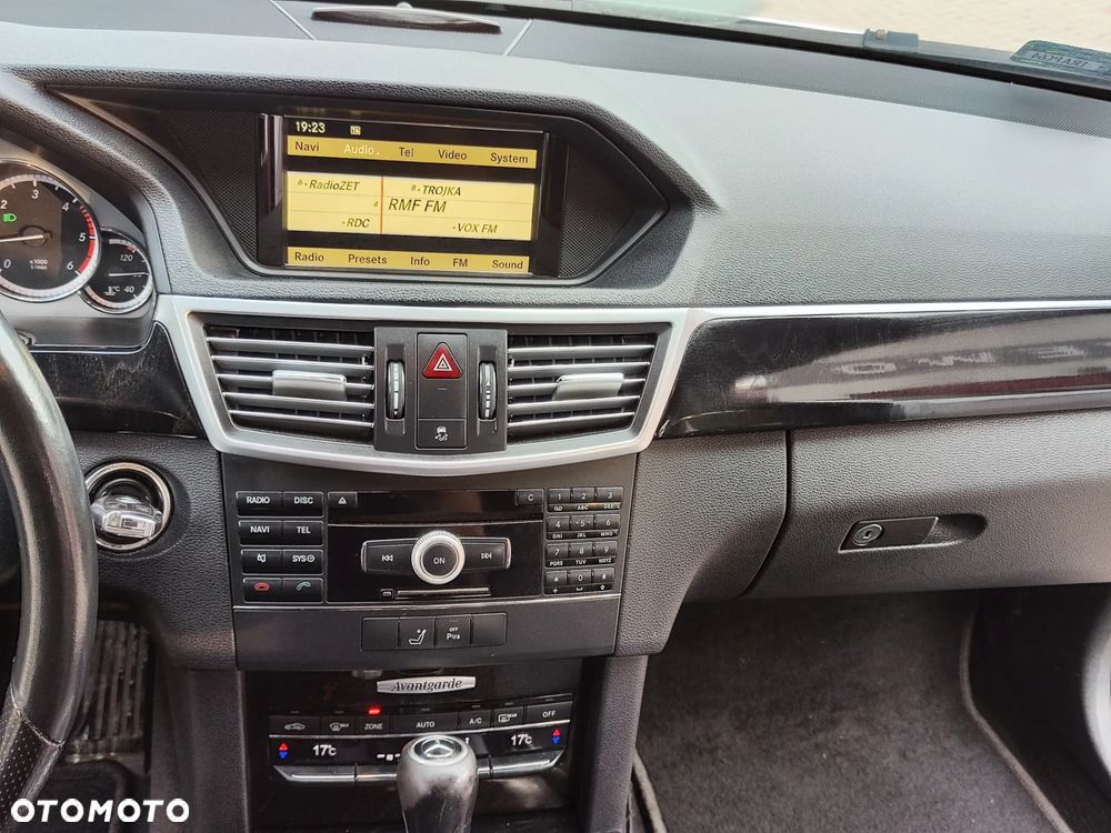 Mercedes-Benz Klasa E 200 CDI DPF BlueEFFICIENCY Automatik Avantgarde - 19