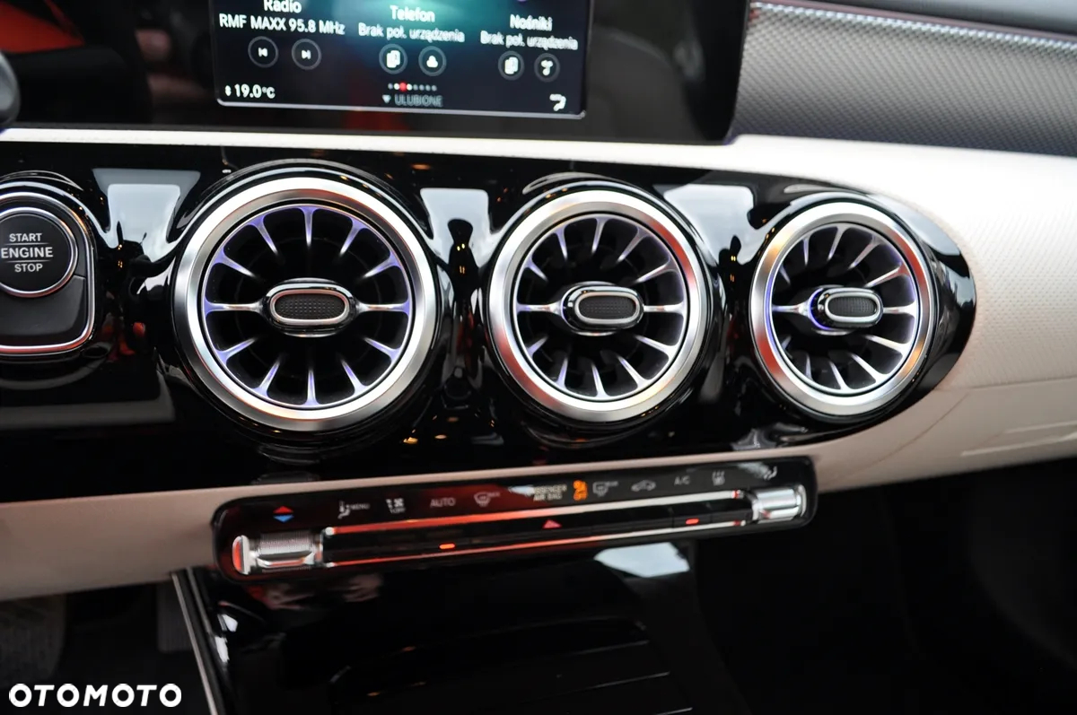 Mercedes-Benz Klasa A 250 e PHEV Progressive 8G-DCT - 28