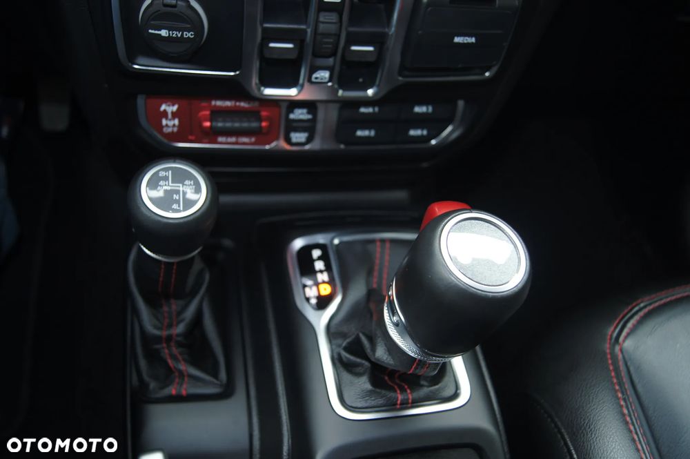 Jeep Wrangler - 9