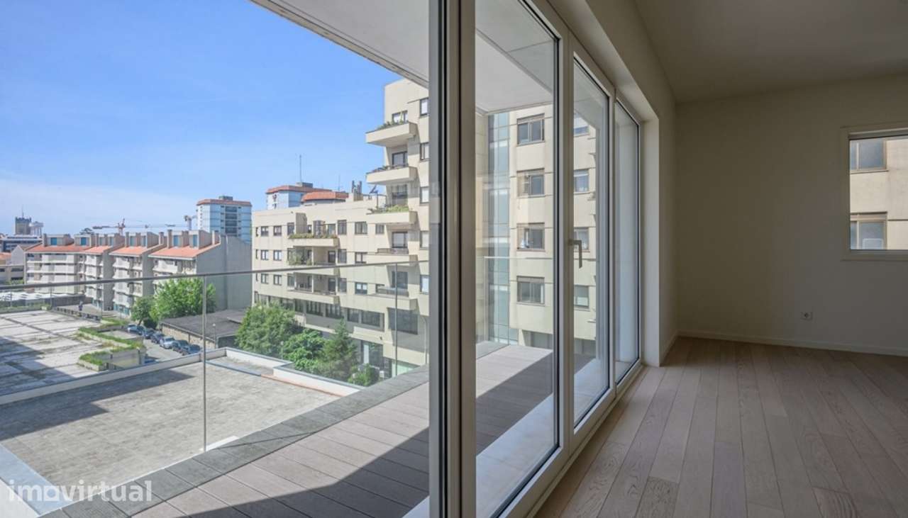 Apartamento T3 de luxo com varanda para venda no Porto - Grande imagem: 5/25