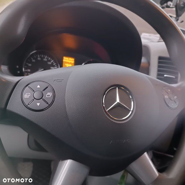Mercedes-Benz Sprinter 319 - 6