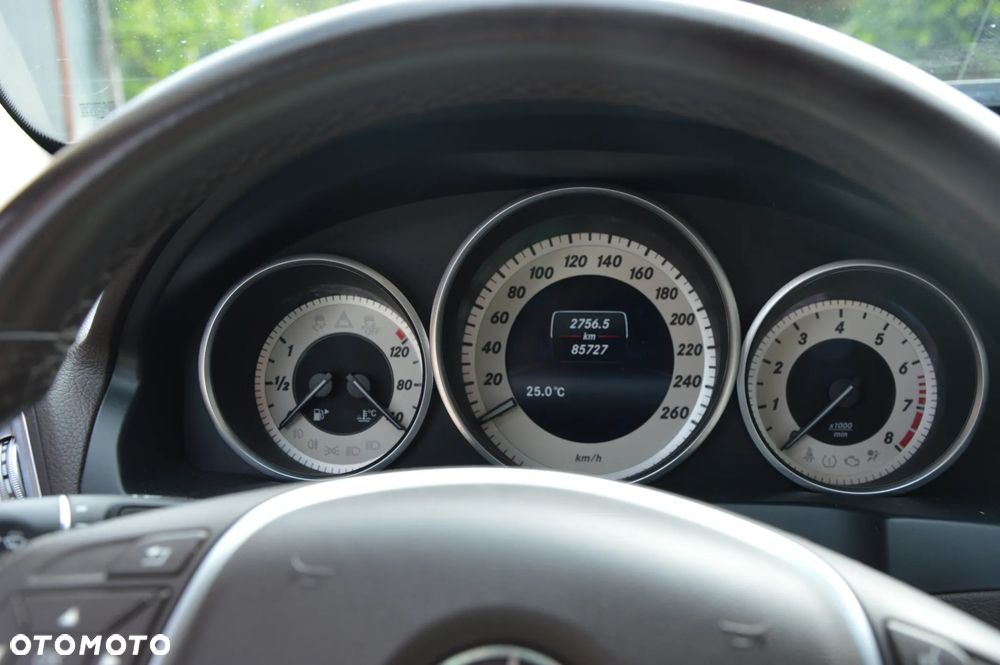 Mercedes-Benz Klasa E - 12