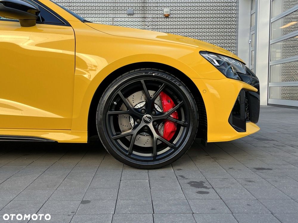 Audi RS3 Limousine - 10