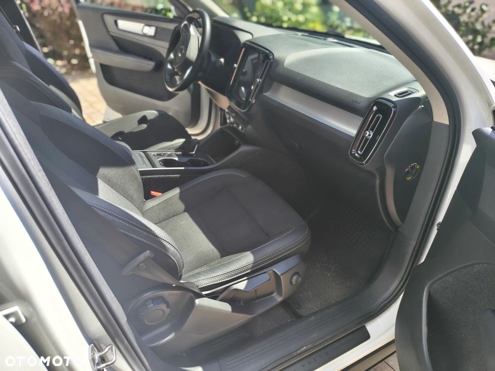 Volvo XC 40 T3 Momentum Pro - 12
