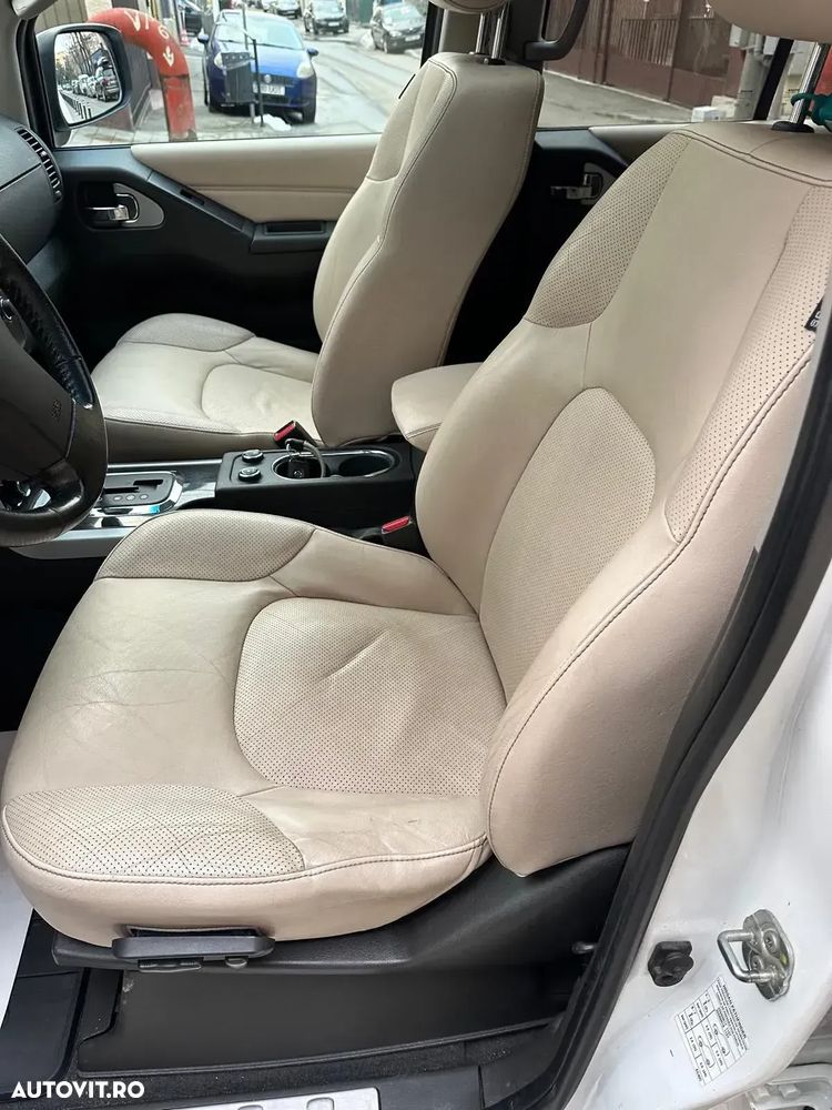 Nissan Pathfinder 3.0 dCi V6 All Mode 4X4 LE Aut. - 2
