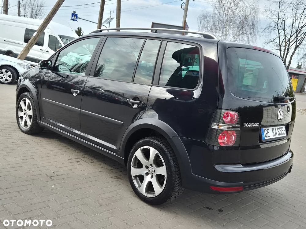Volkswagen Touran 1.4 TSI Cross - 9