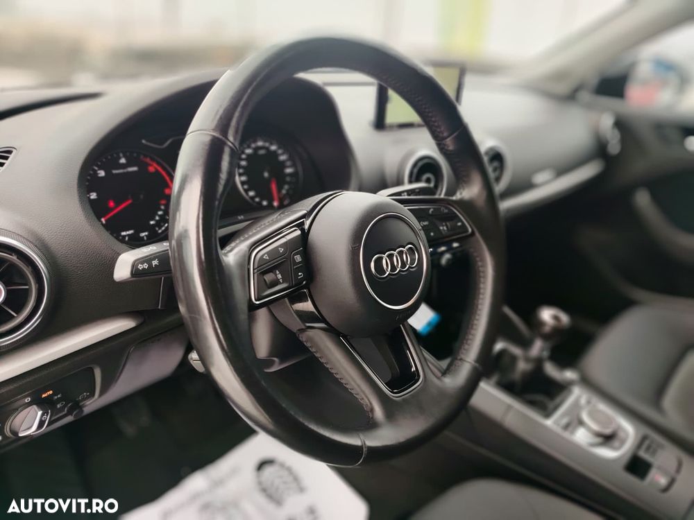 Audi A3 1.6 TDI ack (clean diesel) S line Sportpaket - 5