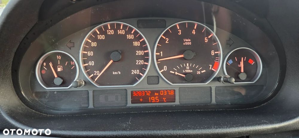 BMW Seria 3 325i Edition Lifestyle - 14
