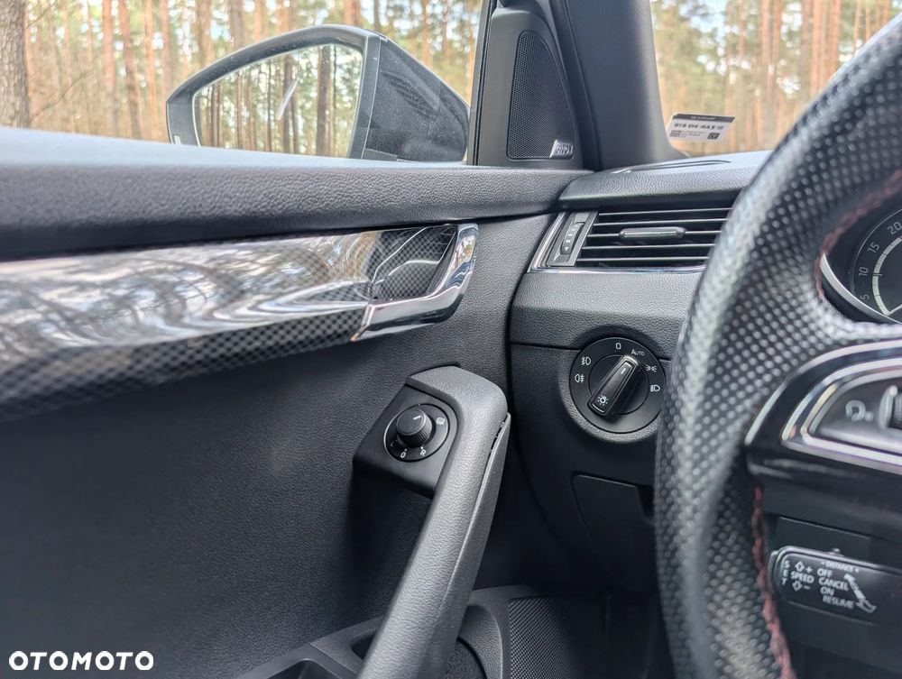 Skoda Octavia 2.0 TDI 4x4 RS DSG - 25
