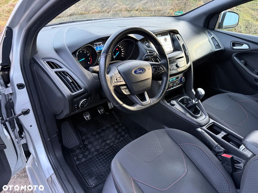 Ford Focus 1.0 EcoBoost Start-Stopp-System ST-LINE STYLE - 10