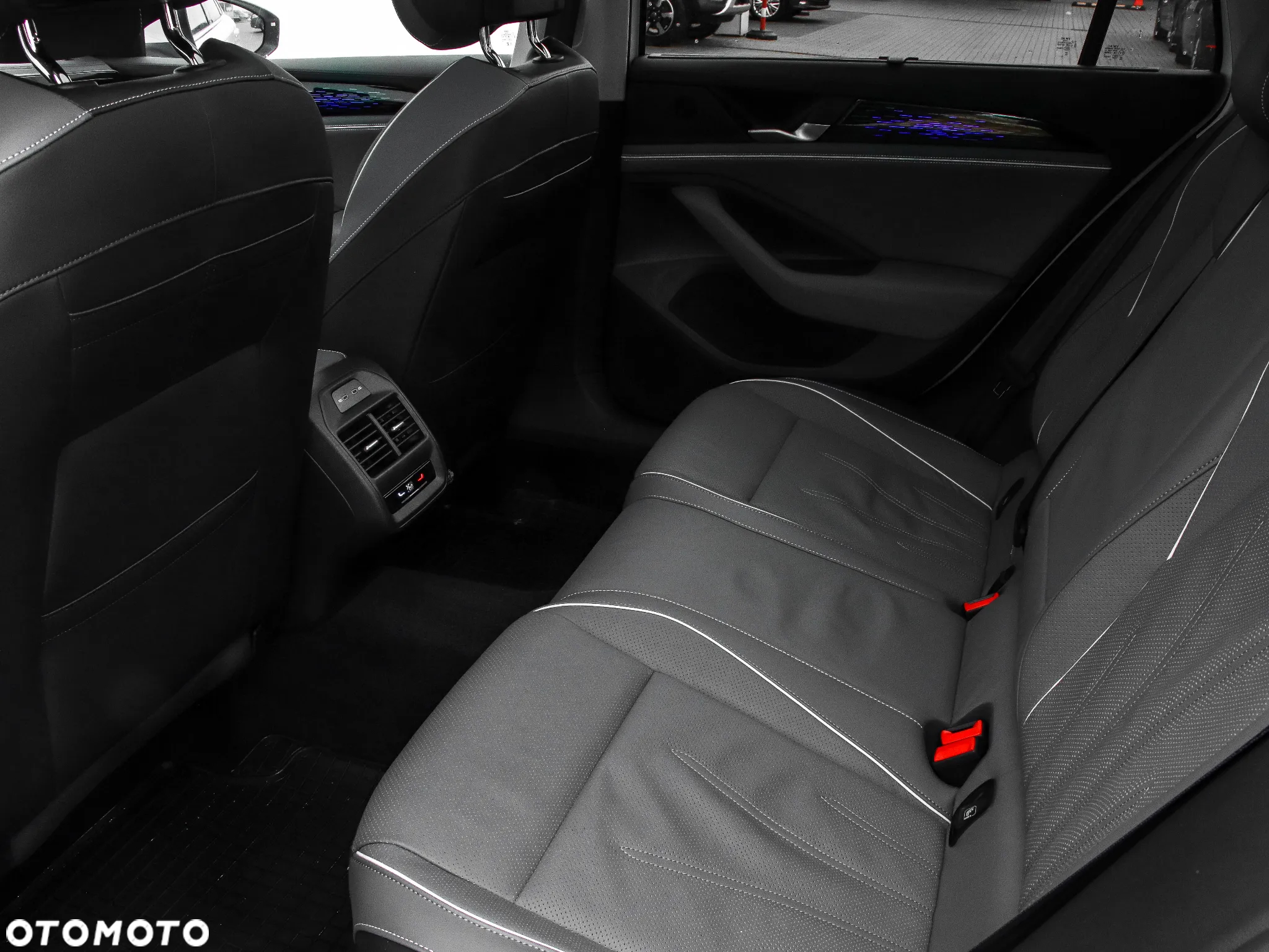 Volkswagen Passat 2.0 TDI EVO Elegance DSG - 11