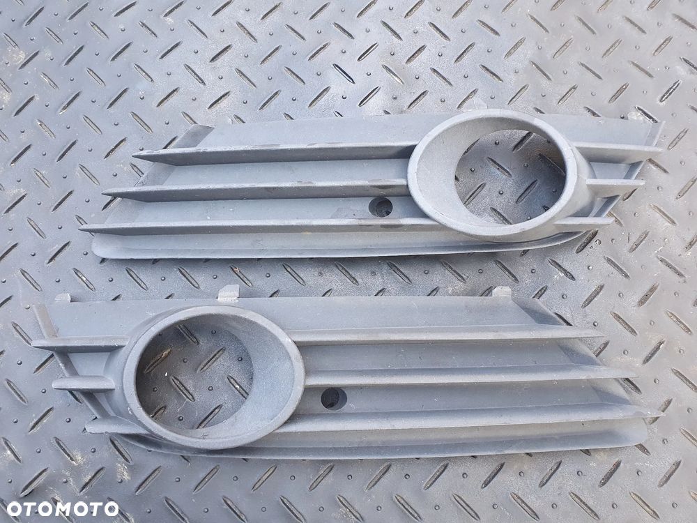 KRATKA ZDERZAKA LEWA PRAWA PRZÓD OPEL ASTRA H III 13126025 13126026 - 1