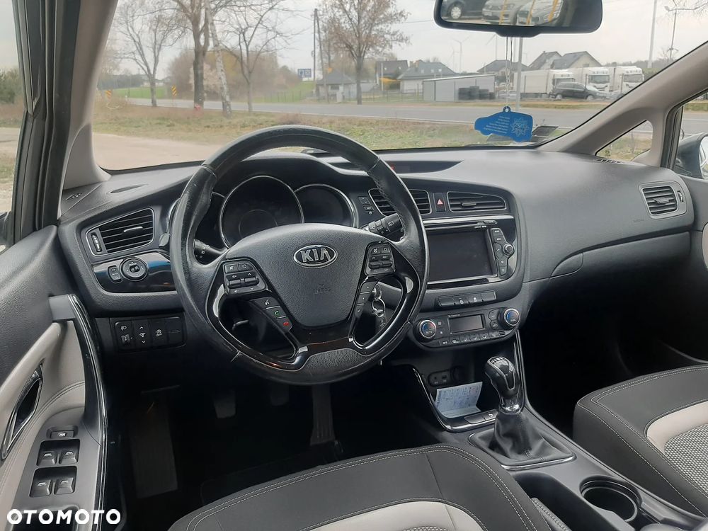 Kia Ceed 1.6 GDI Platinum Edition - 19