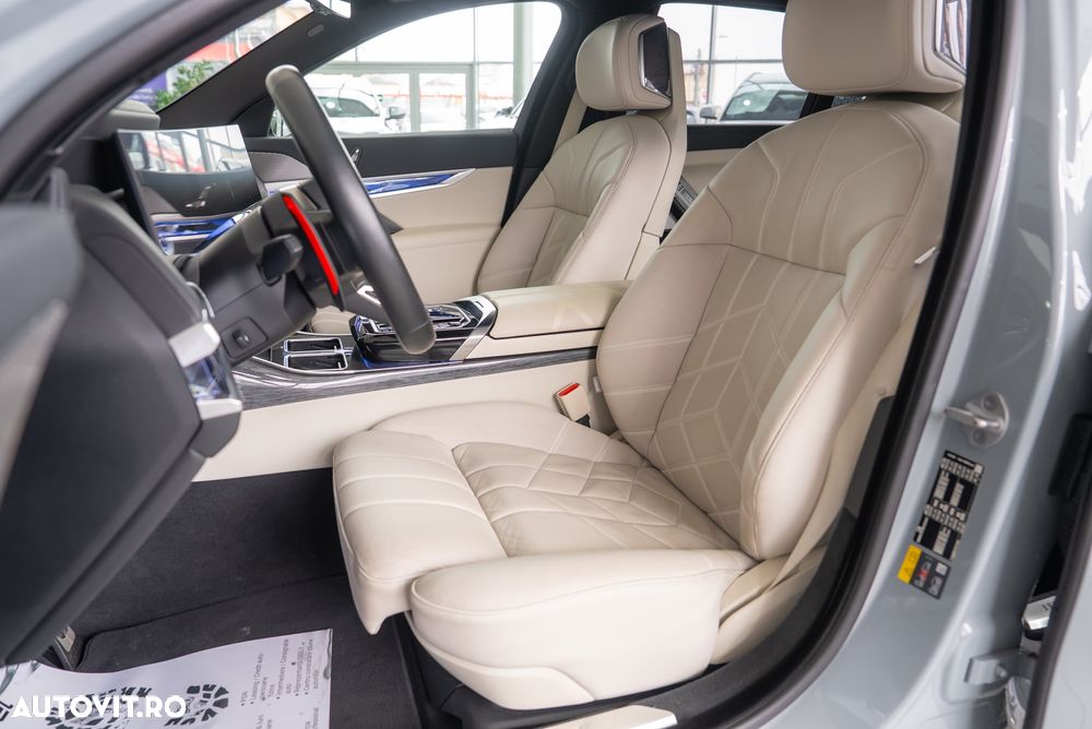 BMW M7 M760e xDrive - 29