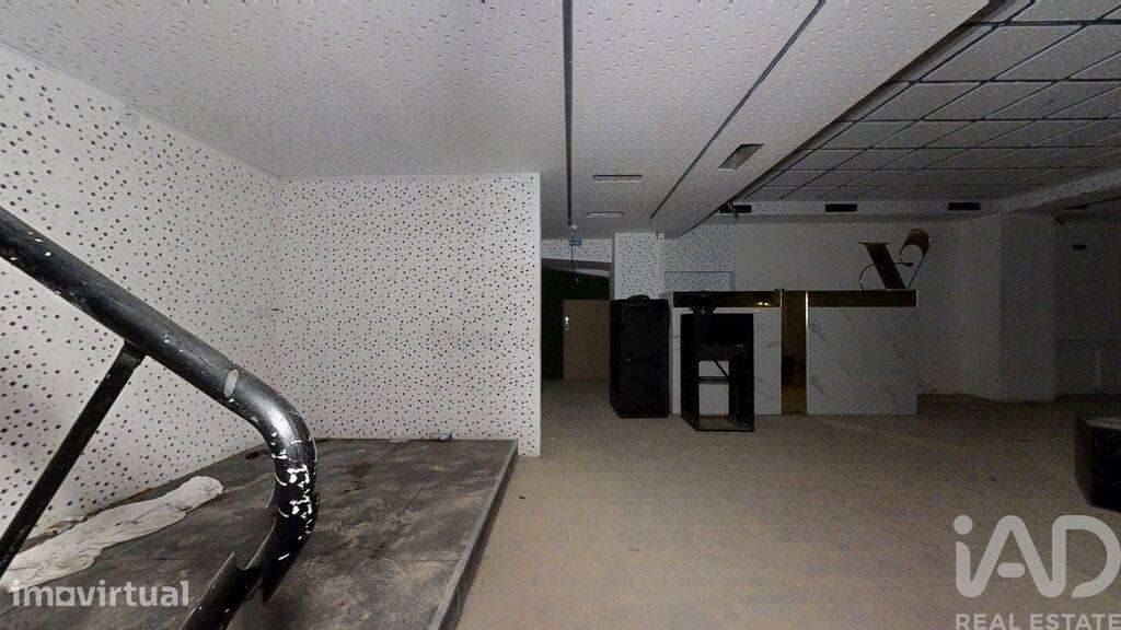 Loja / Estabelecimento Comercial em Lordelo Do Ouro E Massarelos de 15 - Grande imagem: 3/30