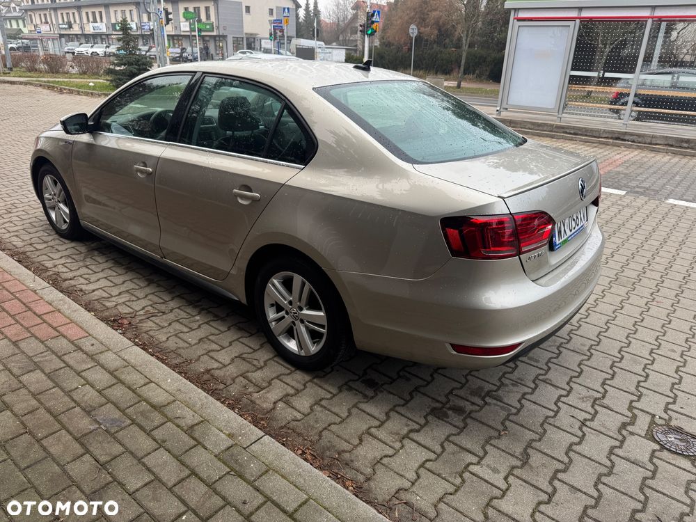 Volkswagen Jetta - 11