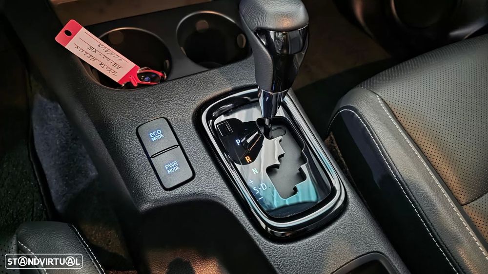 Toyota Hilux 2.8 D-4D 4WD GR Sport II - 49