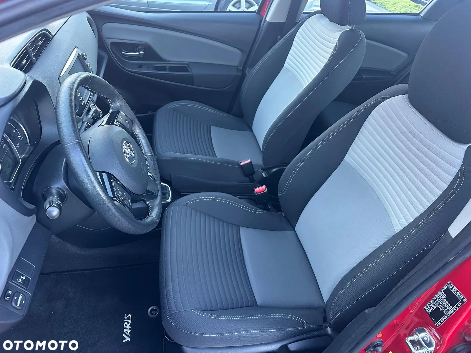 Toyota Yaris 1.0 Premium - 7