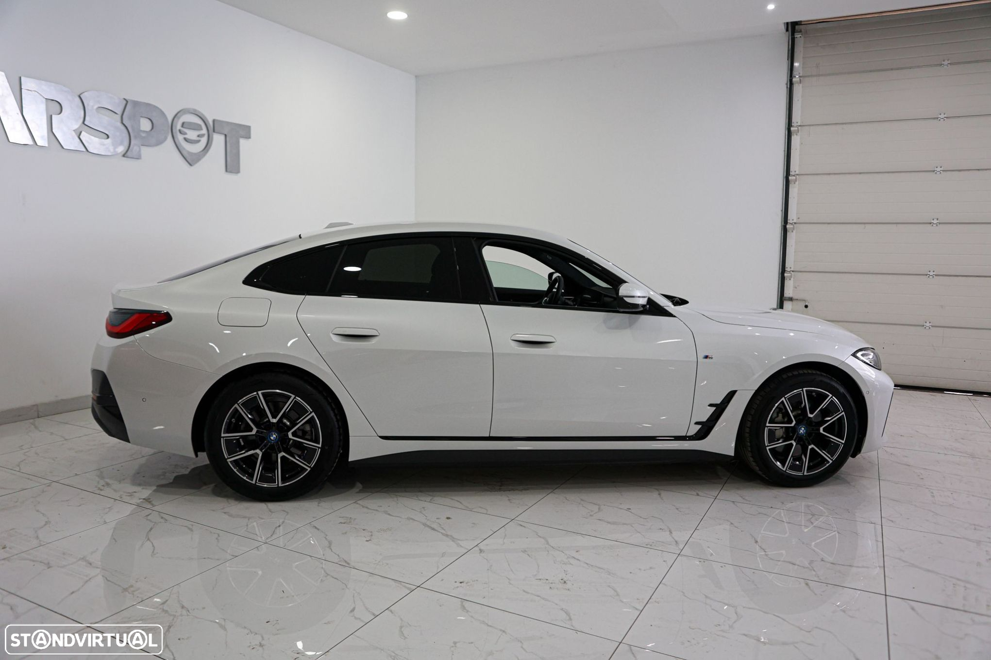 BMW i4 eDrive40 - 12