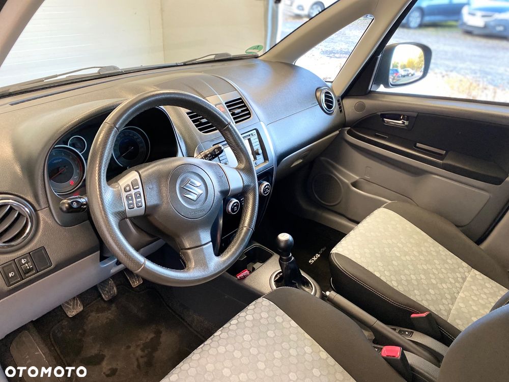 Suzuki SX4 1.6 Premium - 8