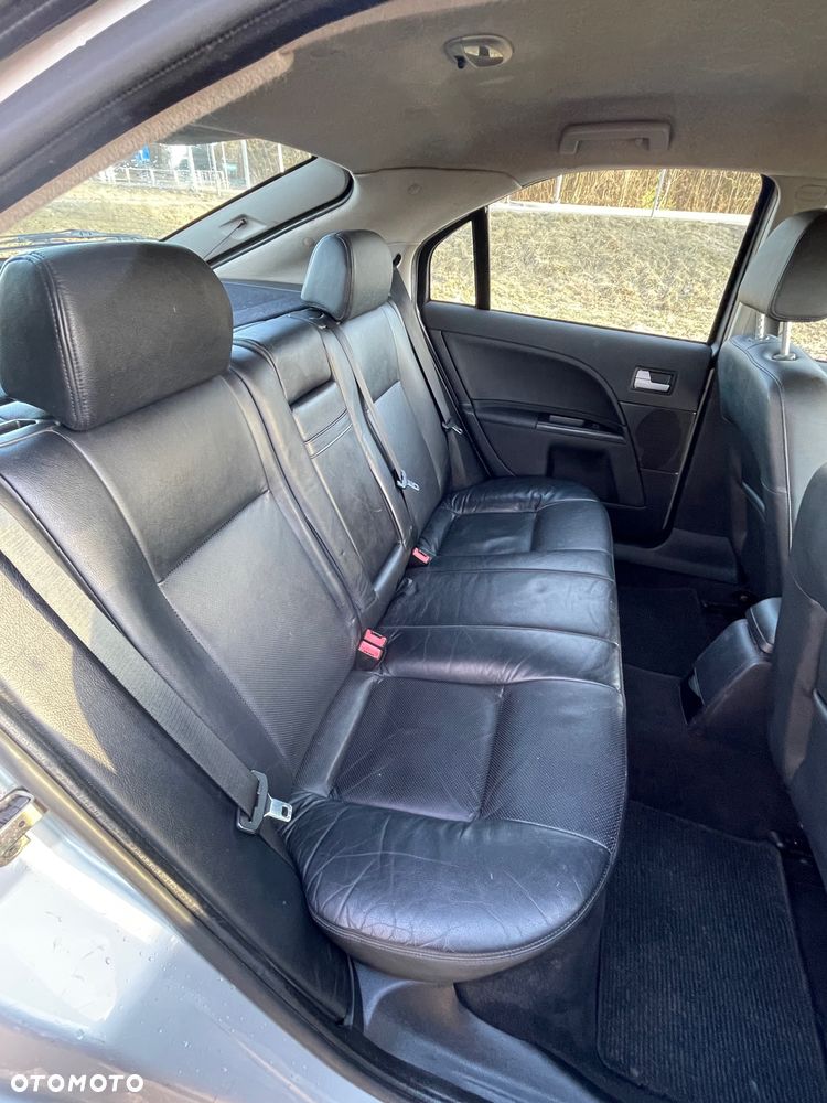 Ford Mondeo 2.0 TDDi Ghia - 14