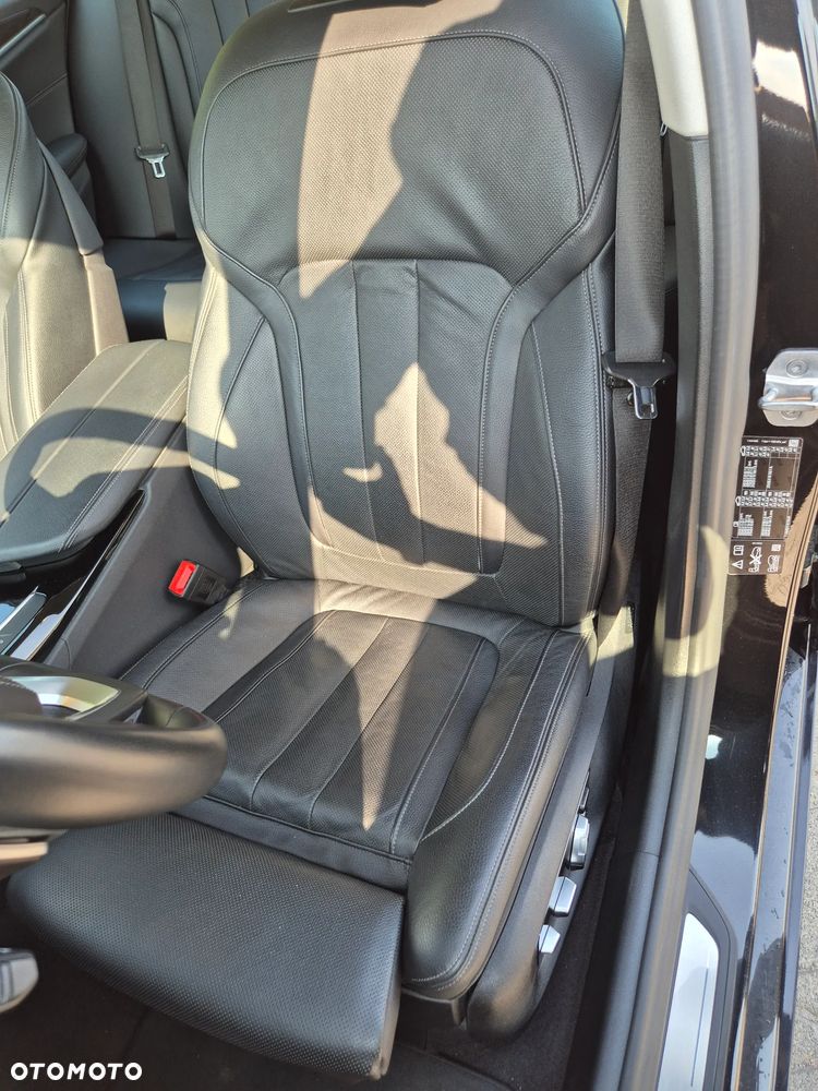 BMW Seria 5 530i xDrive Luxury Line - 11