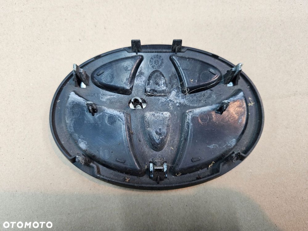 toyota avensis t25 06-08 znaczek logo - 2