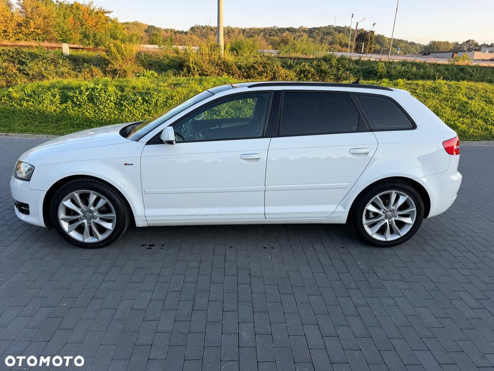 Audi A3 Sportback - 2