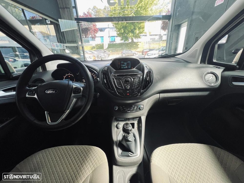 Ford Tourneo Courier 1.0 EcoBoost Titanium - 19