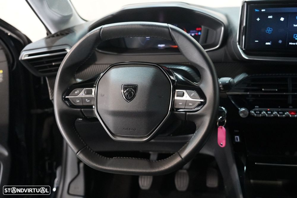 Peugeot 208 - 33